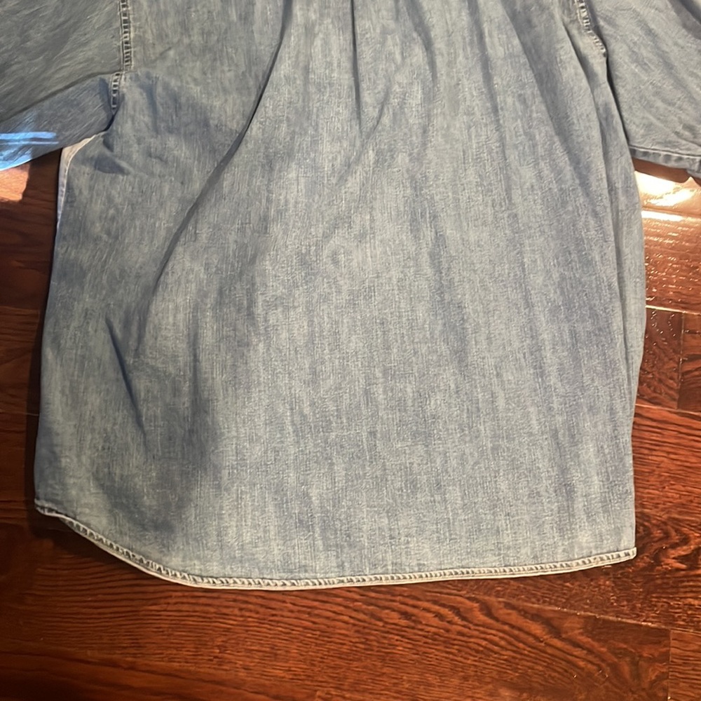 Guess Jeans Button Down - Picture 10 of 14